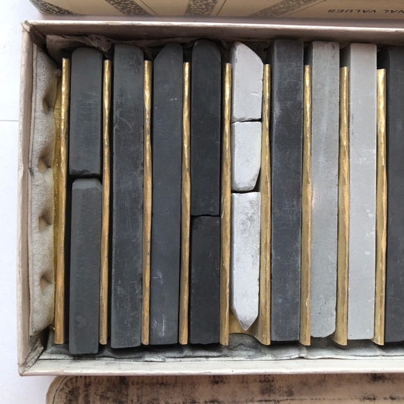 GRUMBACHER Gamma Gray Layout & TV Chalks Set of 12 (665 Like Pastels) - Picture 10 of 12